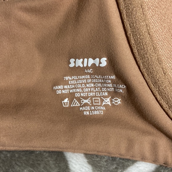 NWOT SKIMS FITS EVERYBODY T-SHIRT PUSH UP BRA - Picture 4 of 4